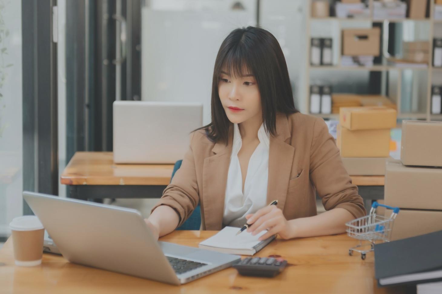 أساسيات الإدارة الرقمية للمؤسسات الحكومية والخاصة
